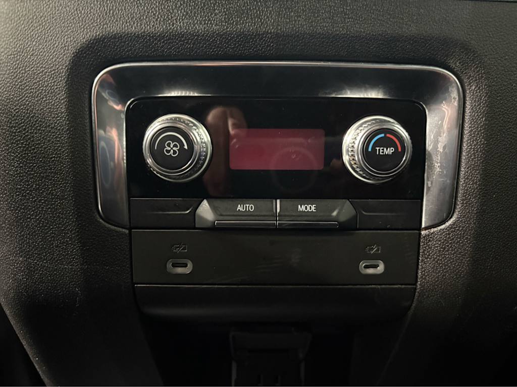 Thumbnail: 2024 GMC Yukon XL - 24