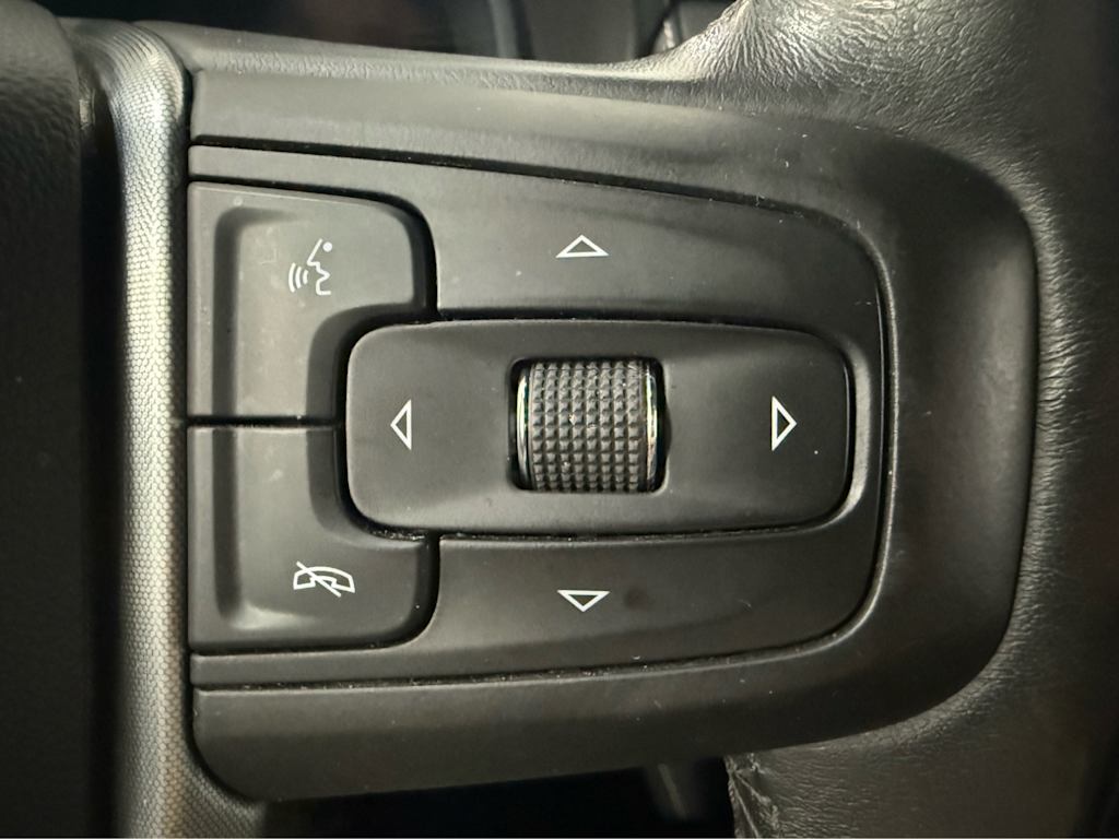 Thumbnail: 2023 GMC Yukon XL - 23