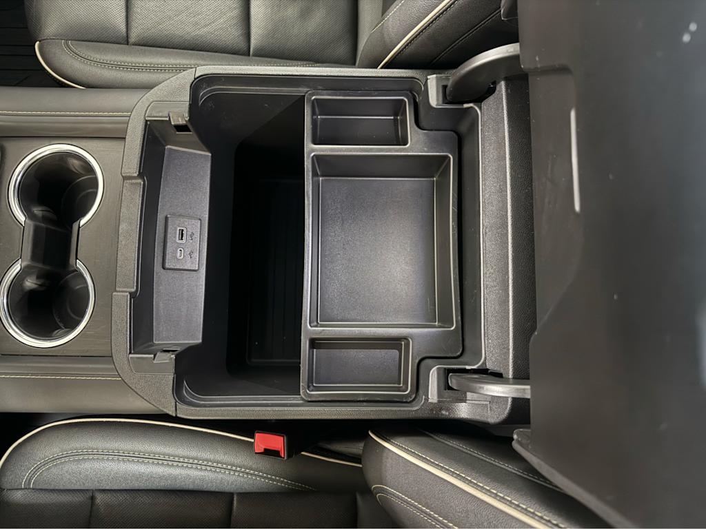 Thumbnail: 2023 GMC Yukon XL - 11