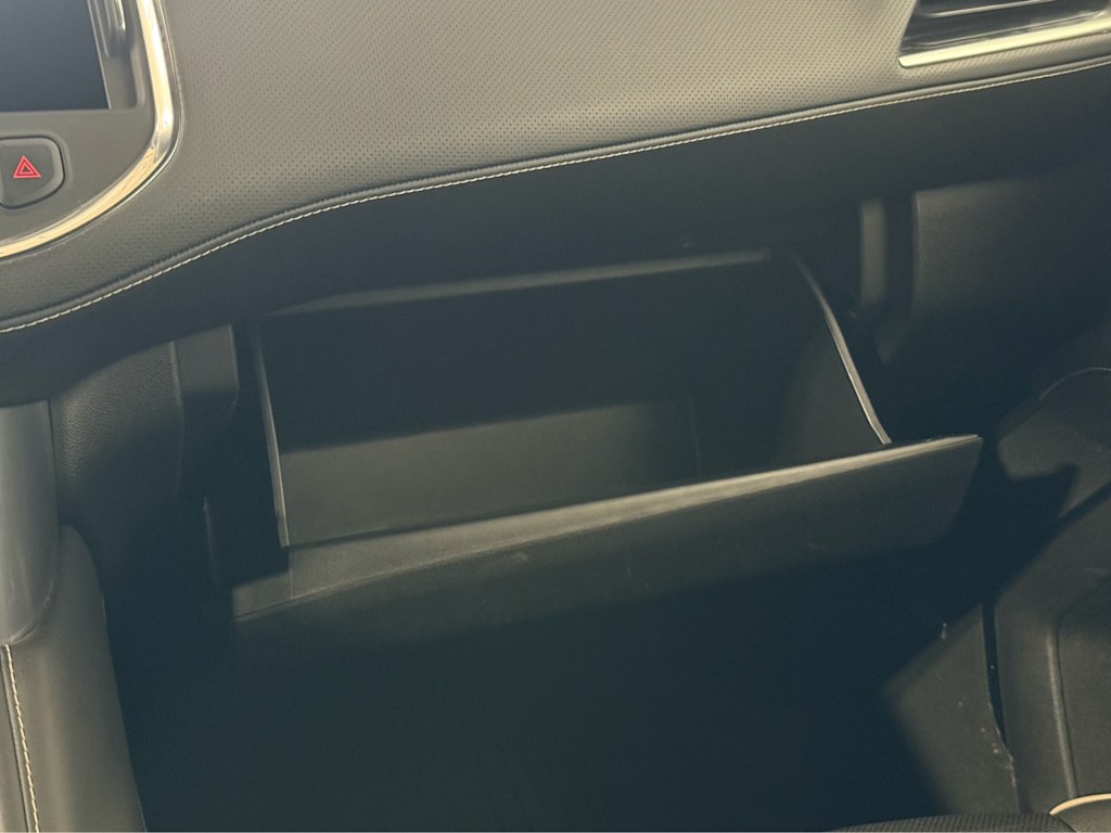 Thumbnail: 2023 GMC Yukon XL - 24