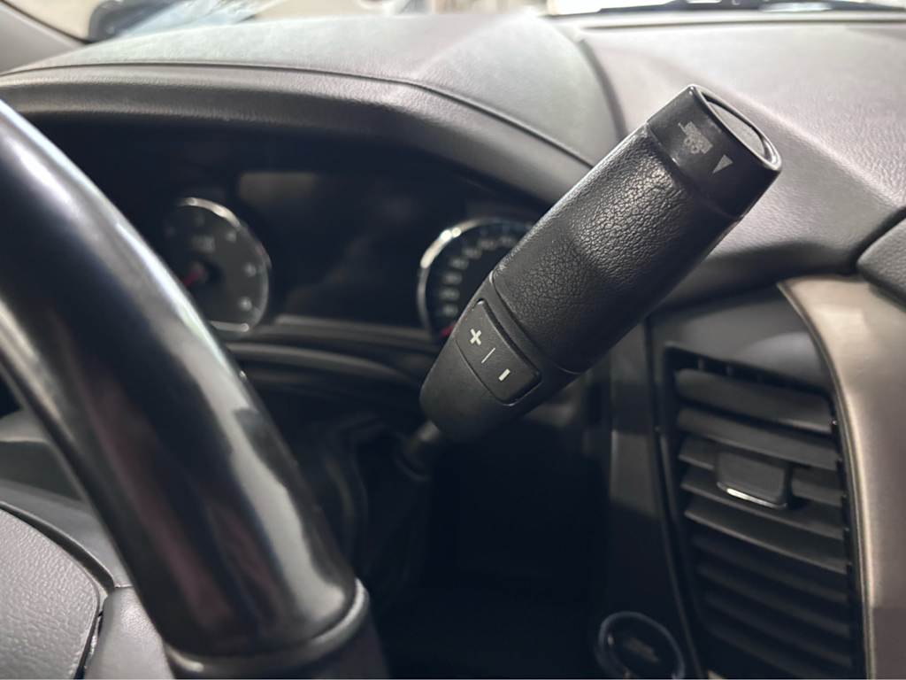 Thumbnail: 2019 GMC Yukon XL - 32