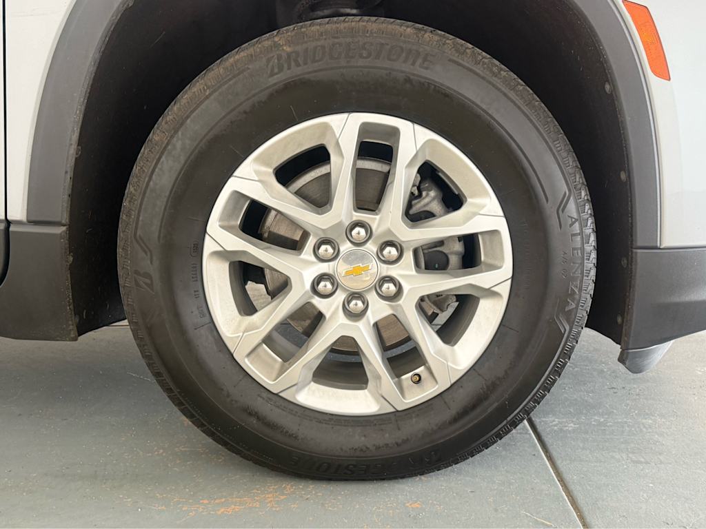 Thumbnail: 2023 Chevrolet Traverse - 18
