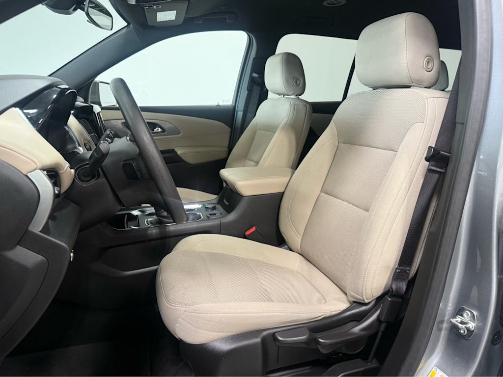 Thumbnail: 2023 Chevrolet Traverse - 8
