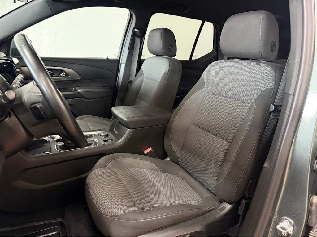 Thumbnail: 2023 Chevrolet Traverse - 9