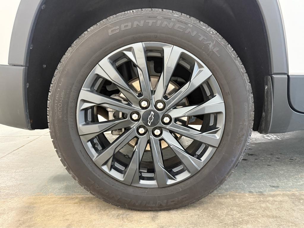 Thumbnail: 2023 Chevrolet Traverse - 17