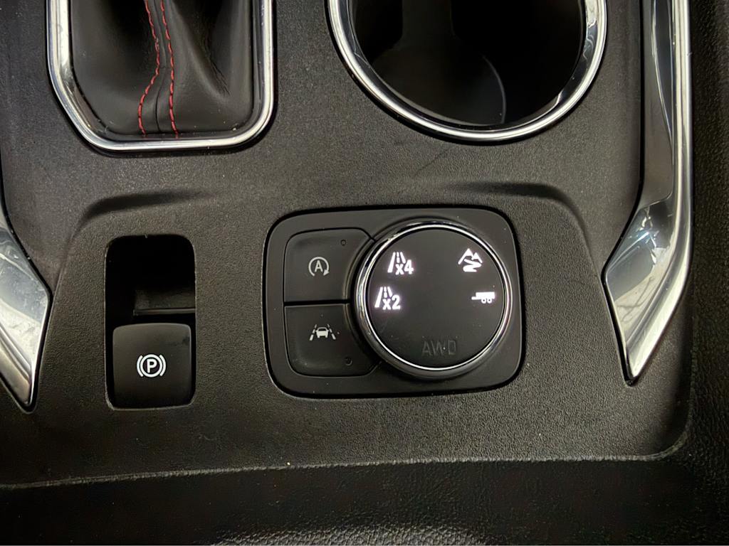 Thumbnail: 2023 Chevrolet Traverse - 26