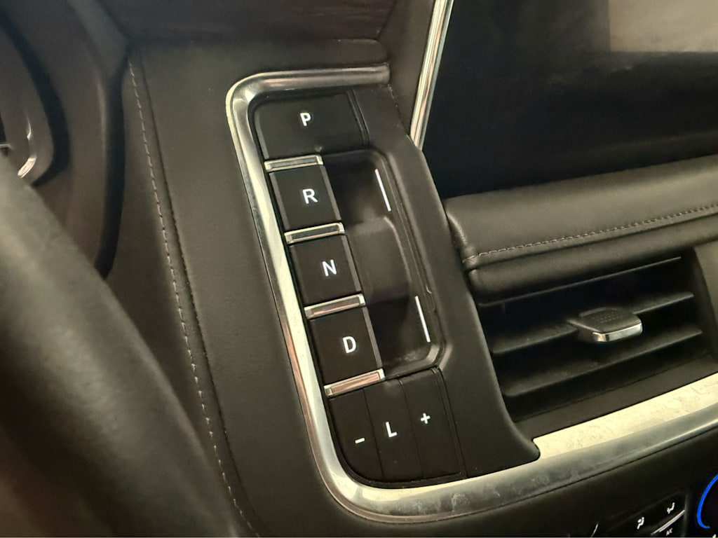 Thumbnail: 2024 Chevrolet Suburban - 24
