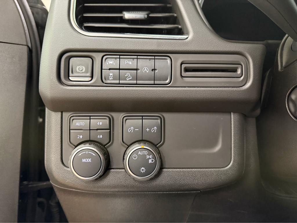 Thumbnail: 2024 Chevrolet Suburban - 28