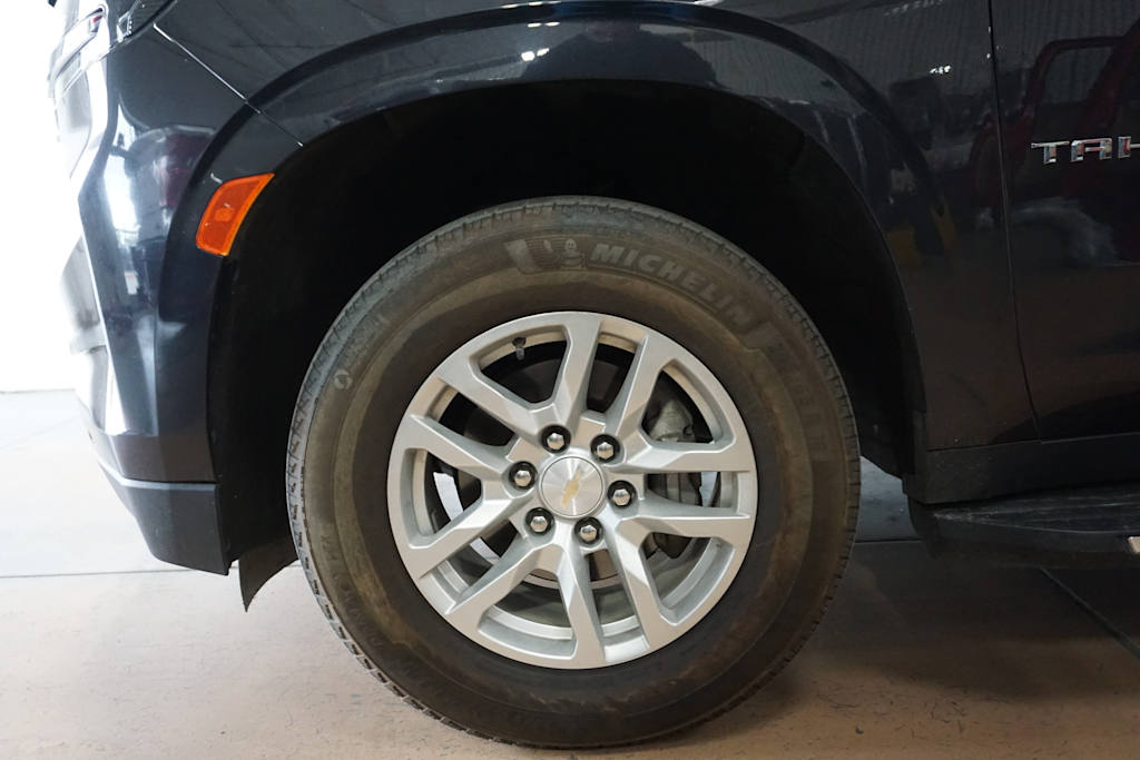 Thumbnail: 2023 Chevrolet Tahoe - 5