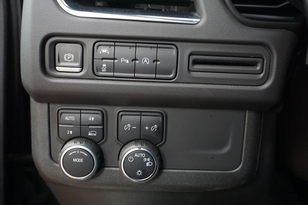 Thumbnail: 2023 Chevrolet Tahoe - 28