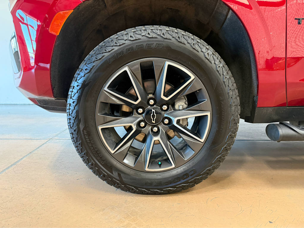 Thumbnail: 2021 Chevrolet Tahoe - 5