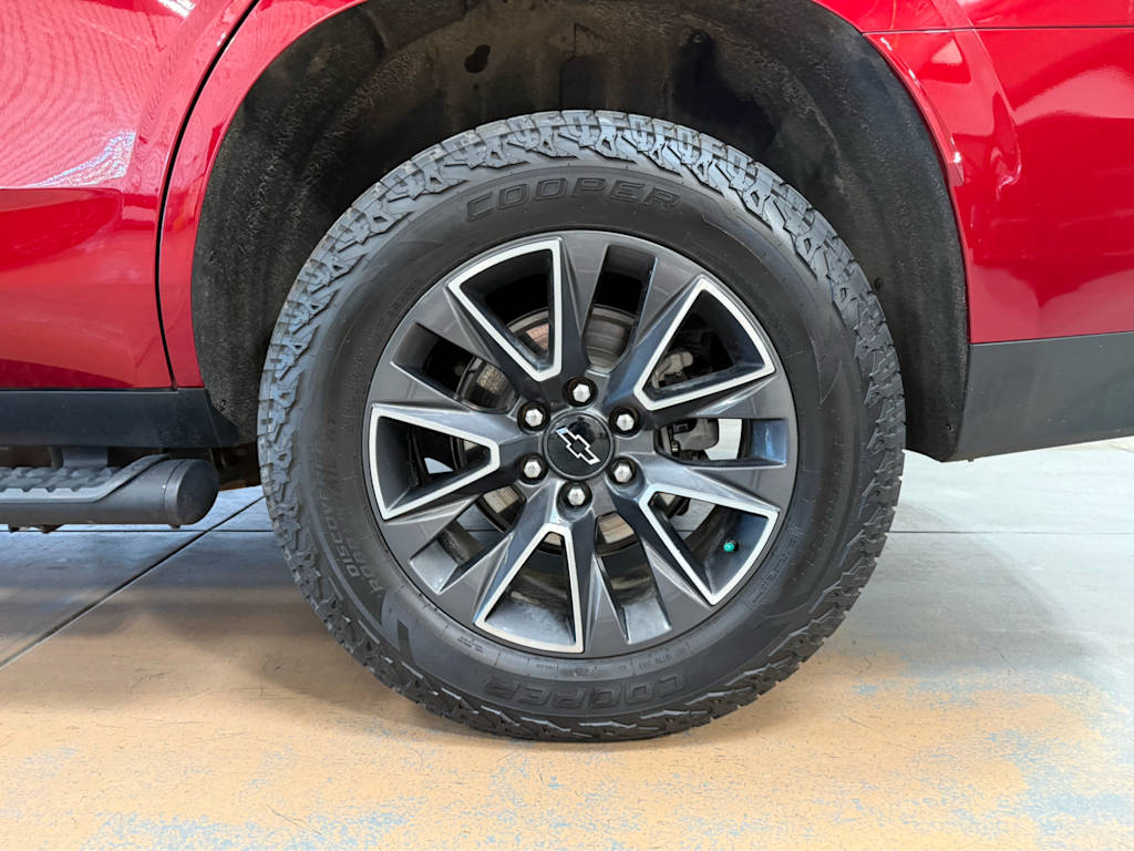 Thumbnail: 2021 Chevrolet Tahoe - 16