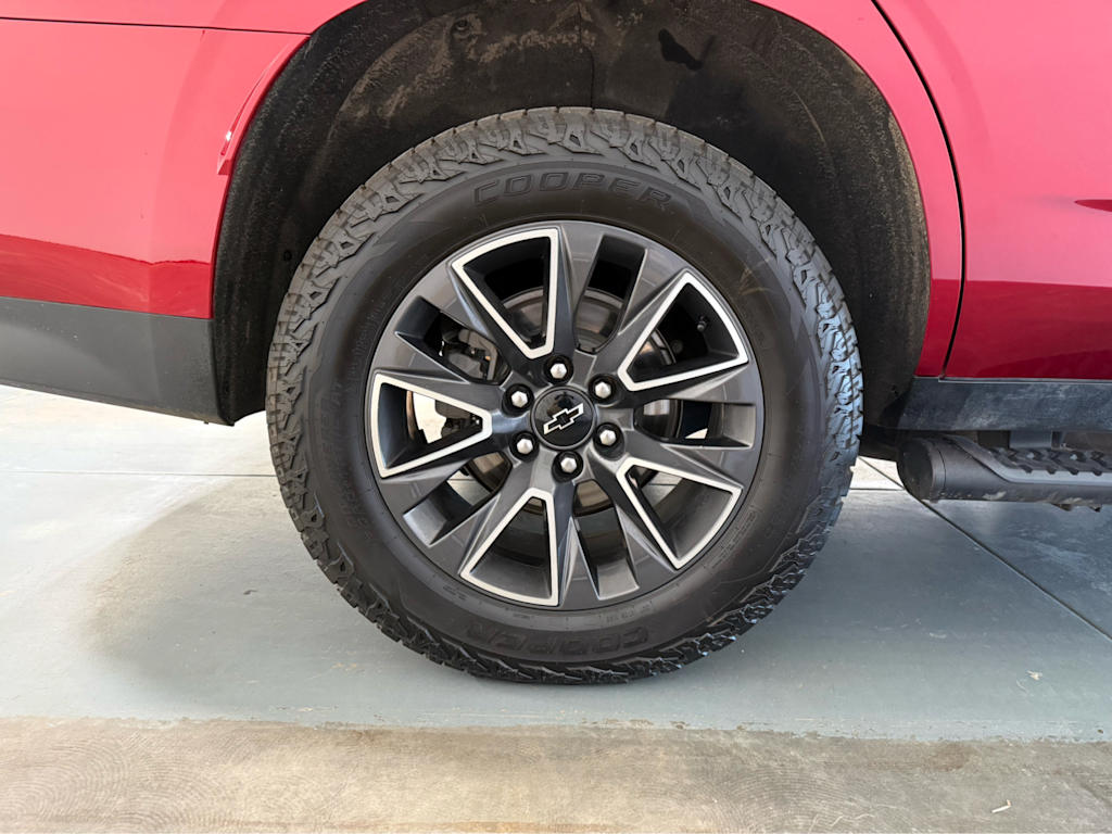 Thumbnail: 2021 Chevrolet Tahoe - 17