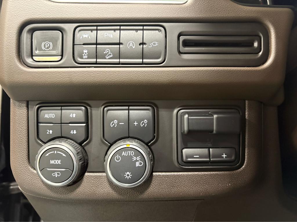 Thumbnail: 2021 Chevrolet Tahoe - 30