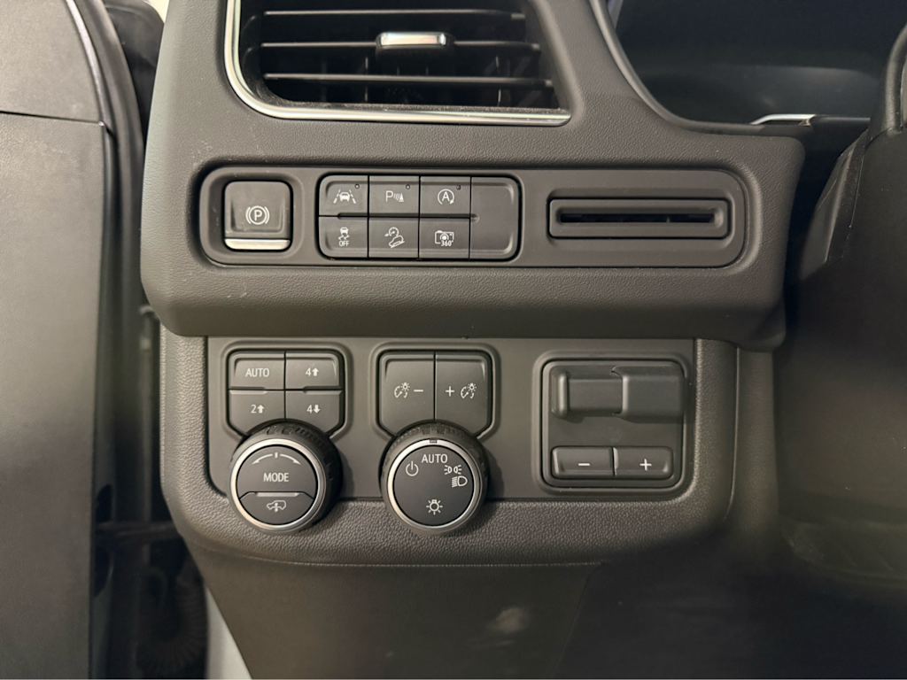 Thumbnail: 2024 Chevrolet Tahoe - 28