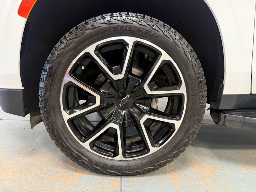 Thumbnail: 2022 Chevrolet Tahoe - 6