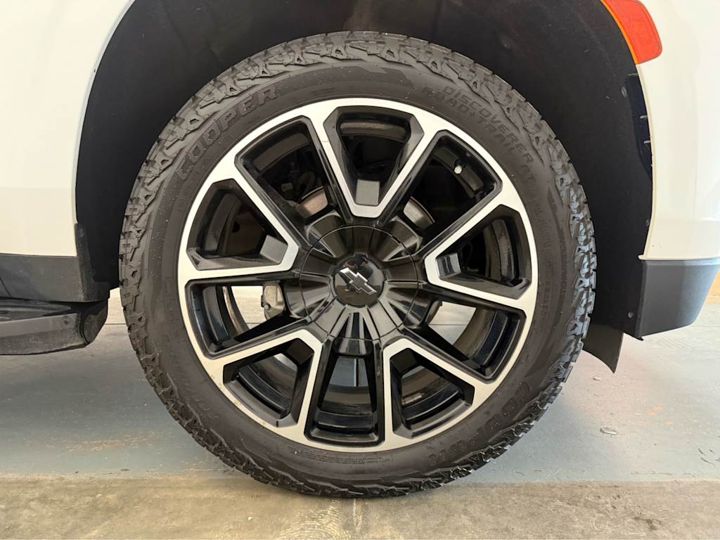 Thumbnail: 2022 Chevrolet Tahoe - 16