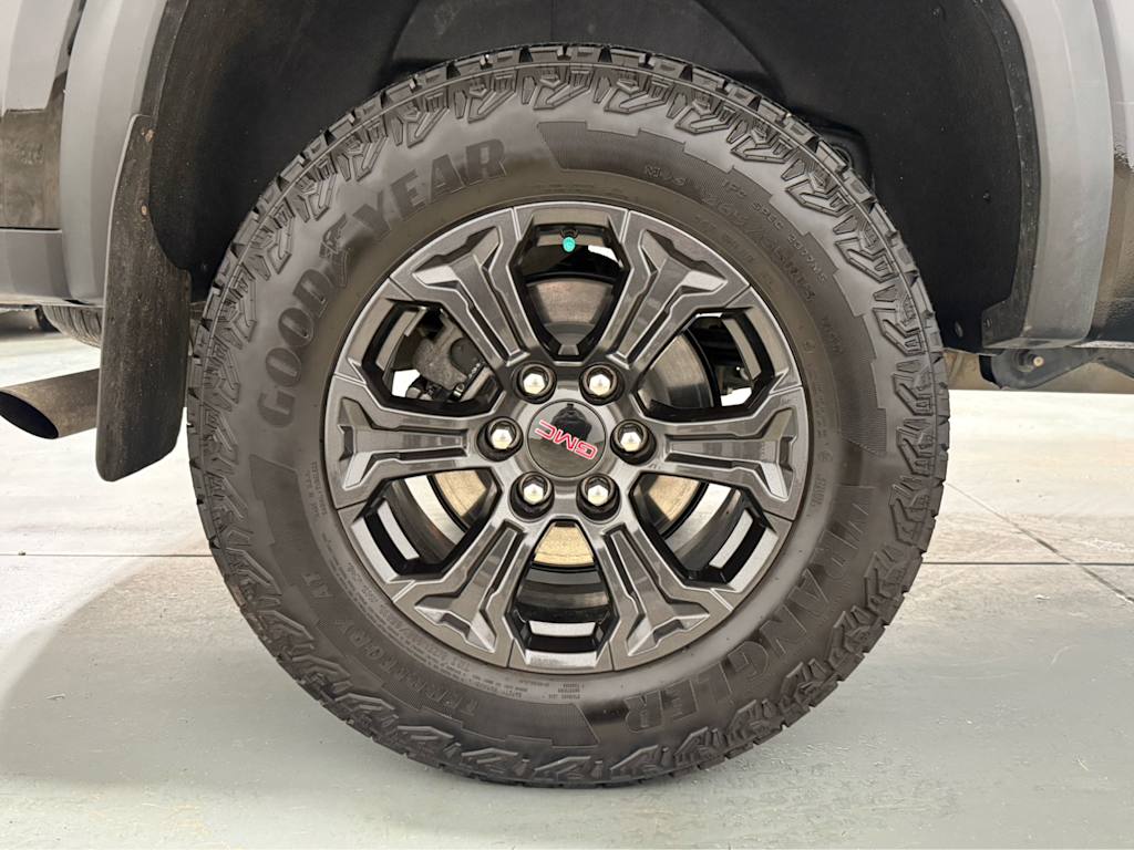 Thumbnail: 2024 GMC Canyon - 18