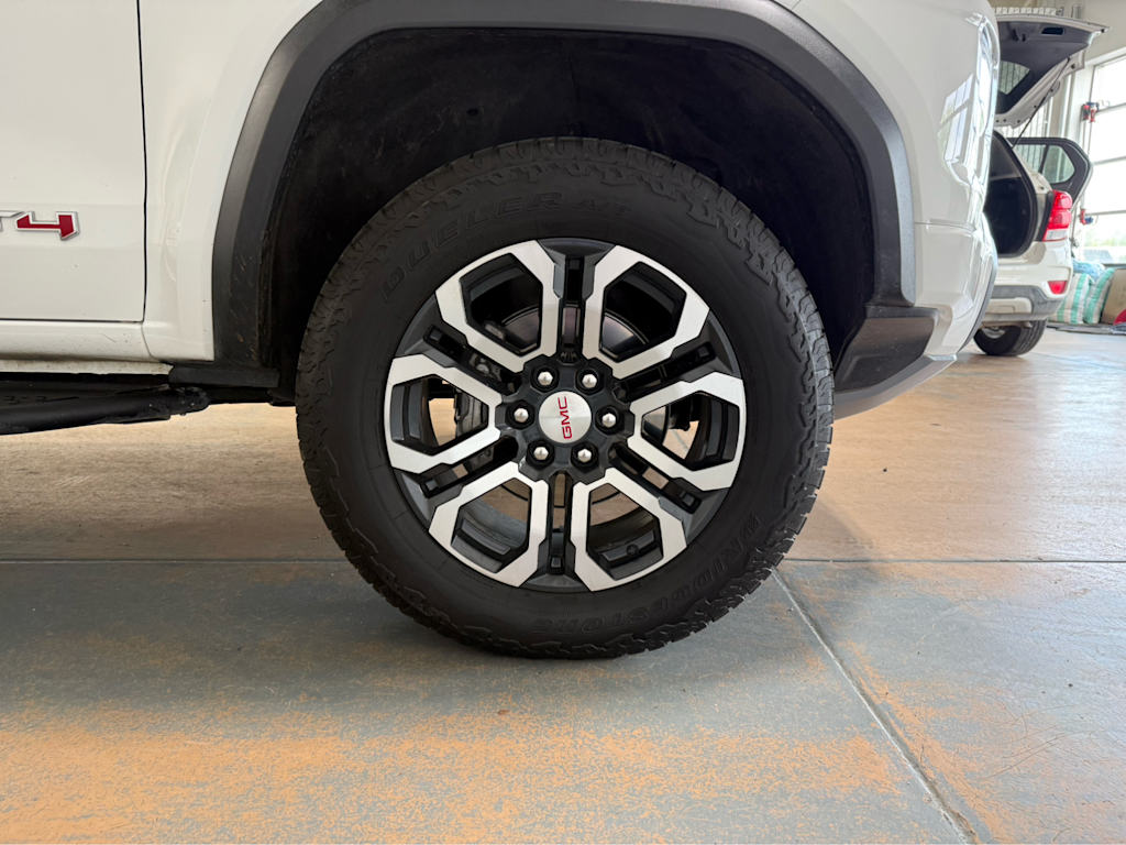Thumbnail: 2024 GMC Canyon - 19