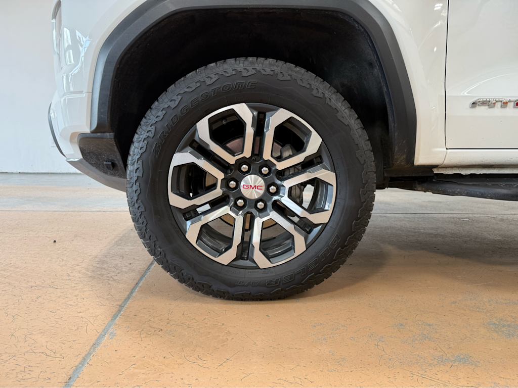 Thumbnail: 2024 GMC Canyon - 18