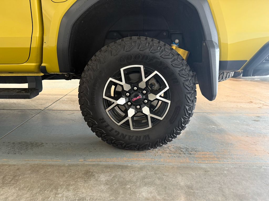 Thumbnail: 2024 GMC Canyon - 16