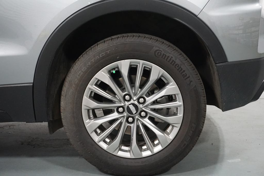 Thumbnail: 2024 Cadillac XT4 - 16