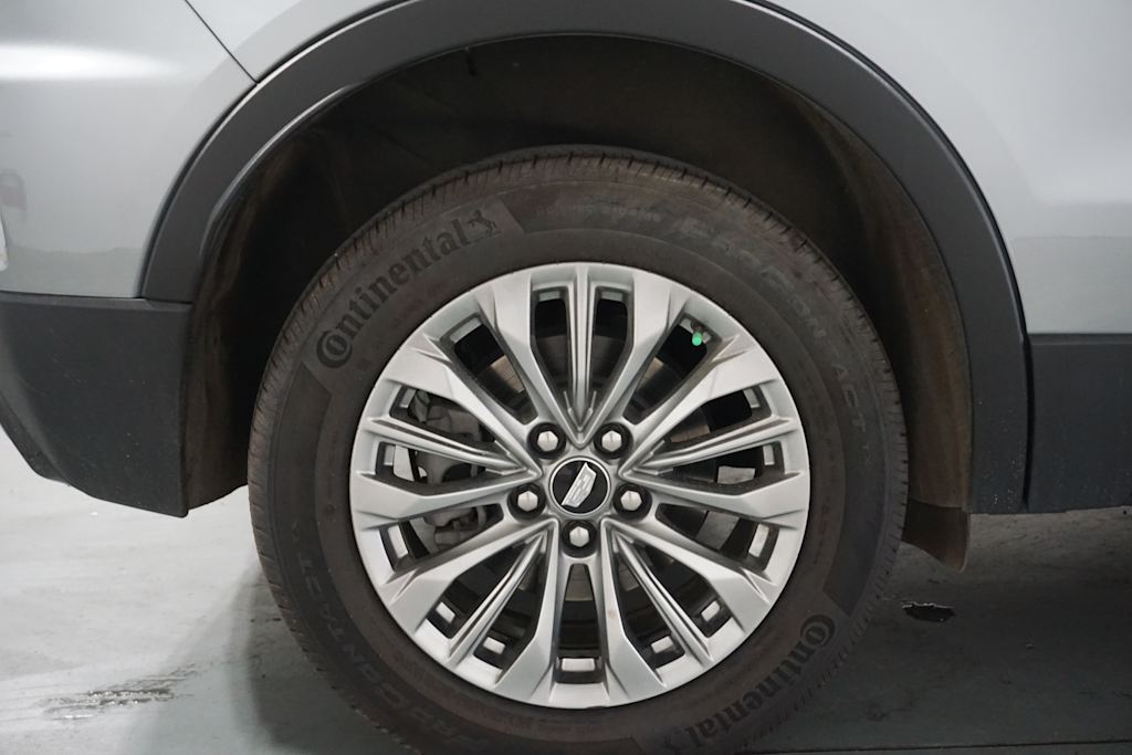 Thumbnail: 2024 Cadillac XT4 - 17