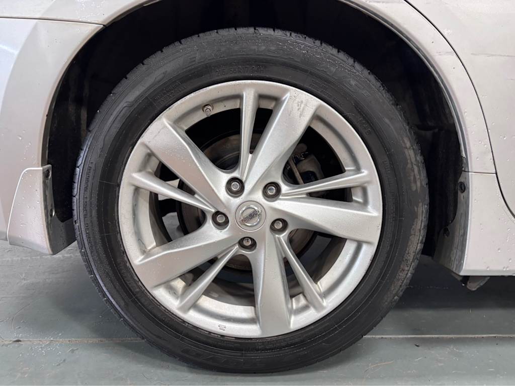 Thumbnail: 2015 Nissan Altima - 17