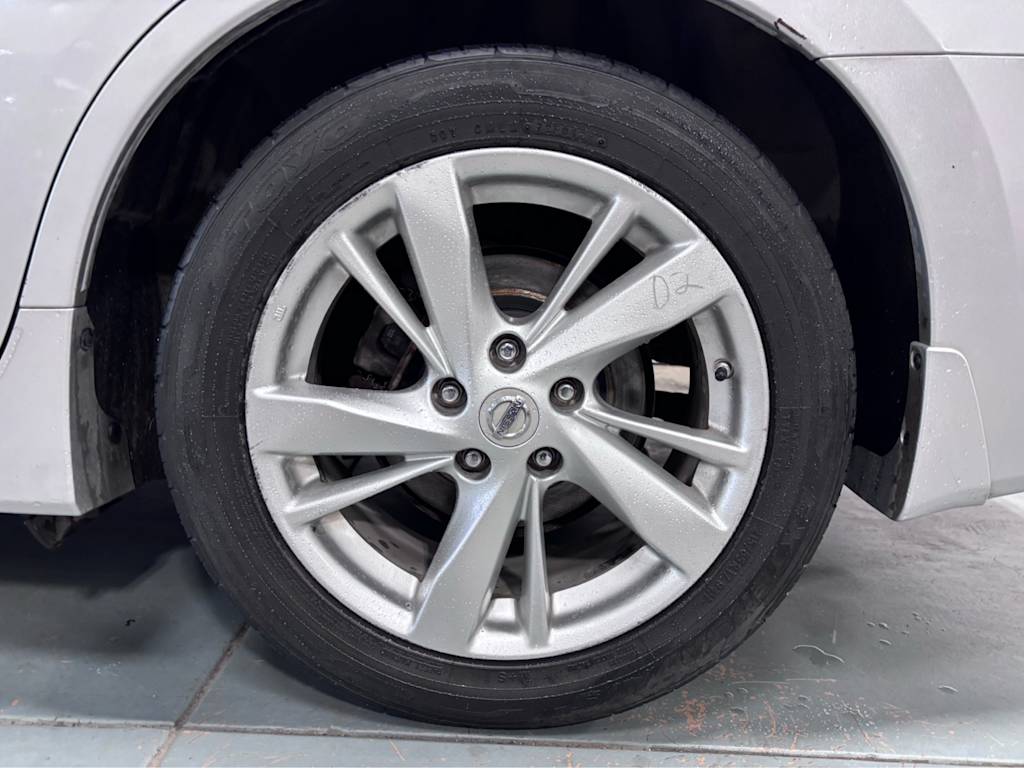 Thumbnail: 2015 Nissan Altima - 18