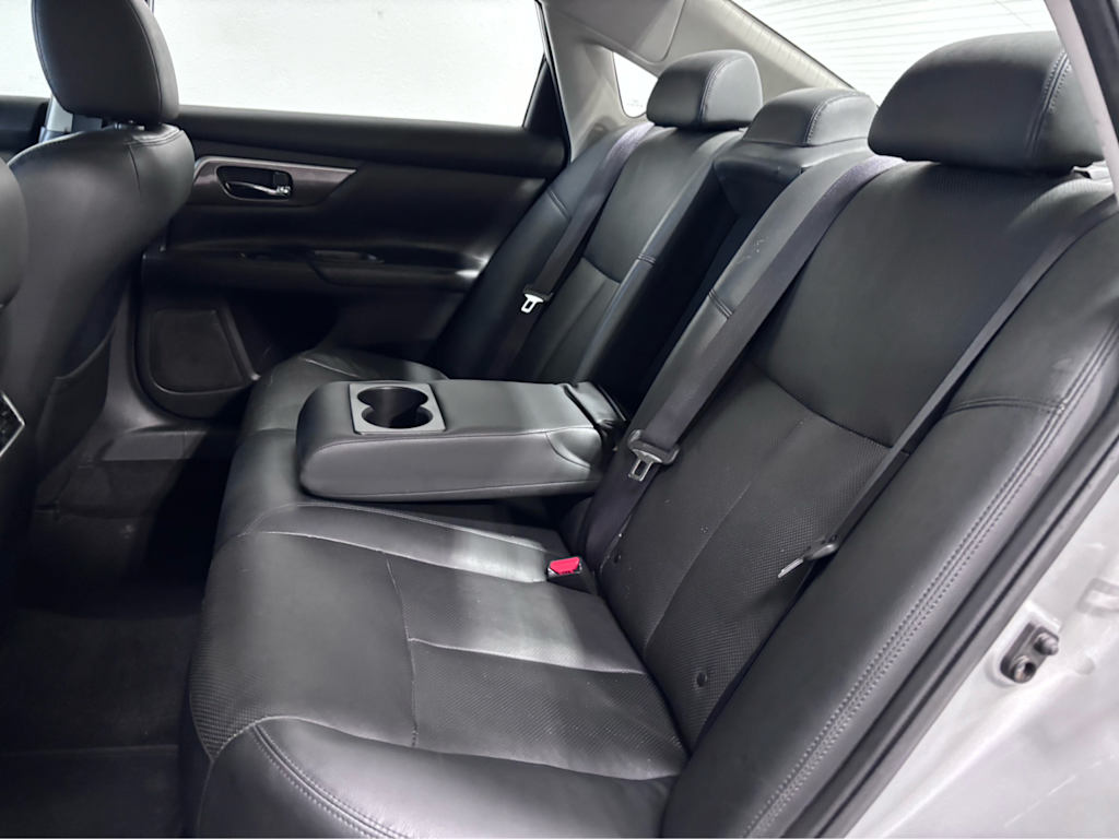 Thumbnail: 2015 Nissan Altima - 20