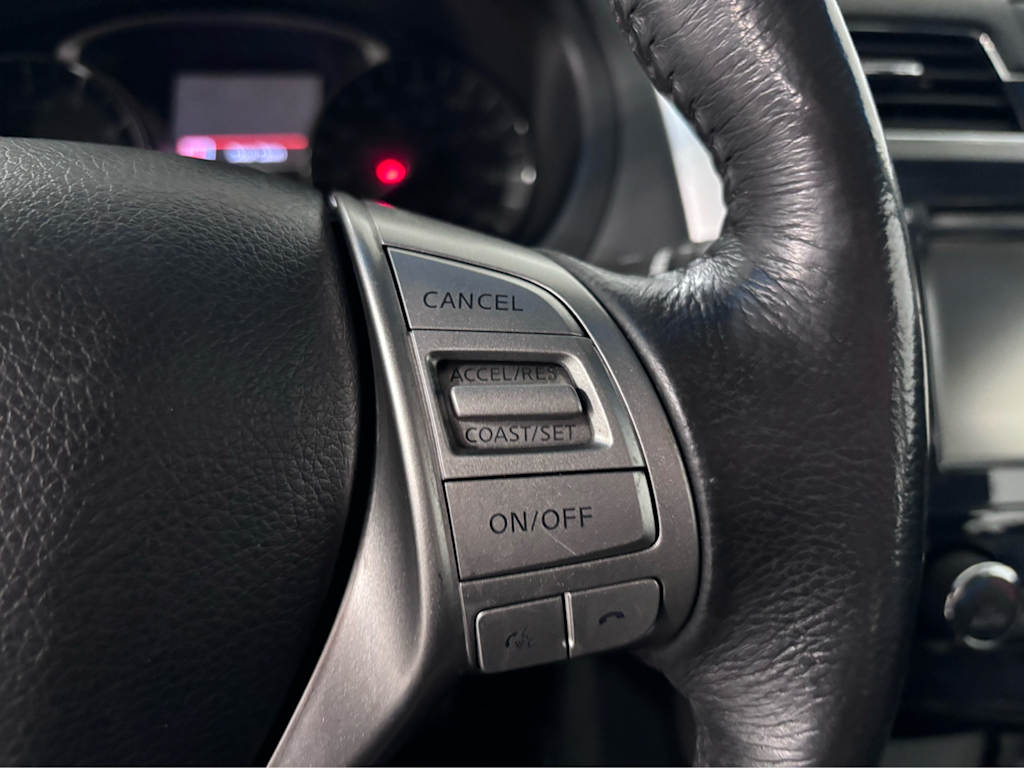 Thumbnail: 2015 Nissan Altima - 22