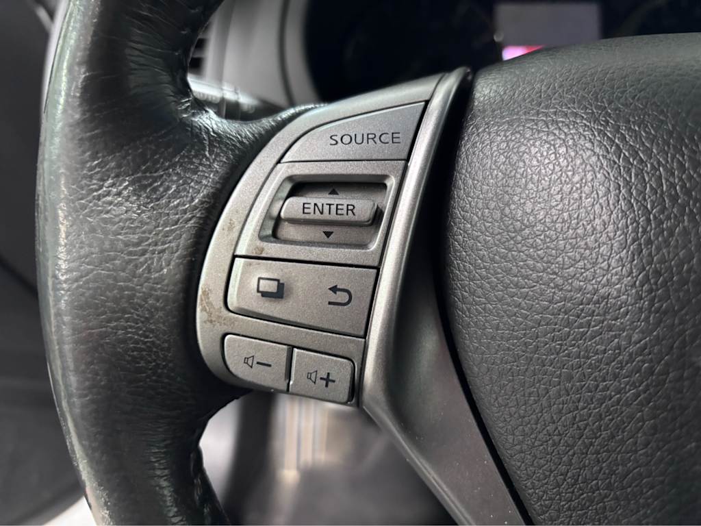 Thumbnail: 2015 Nissan Altima - 21