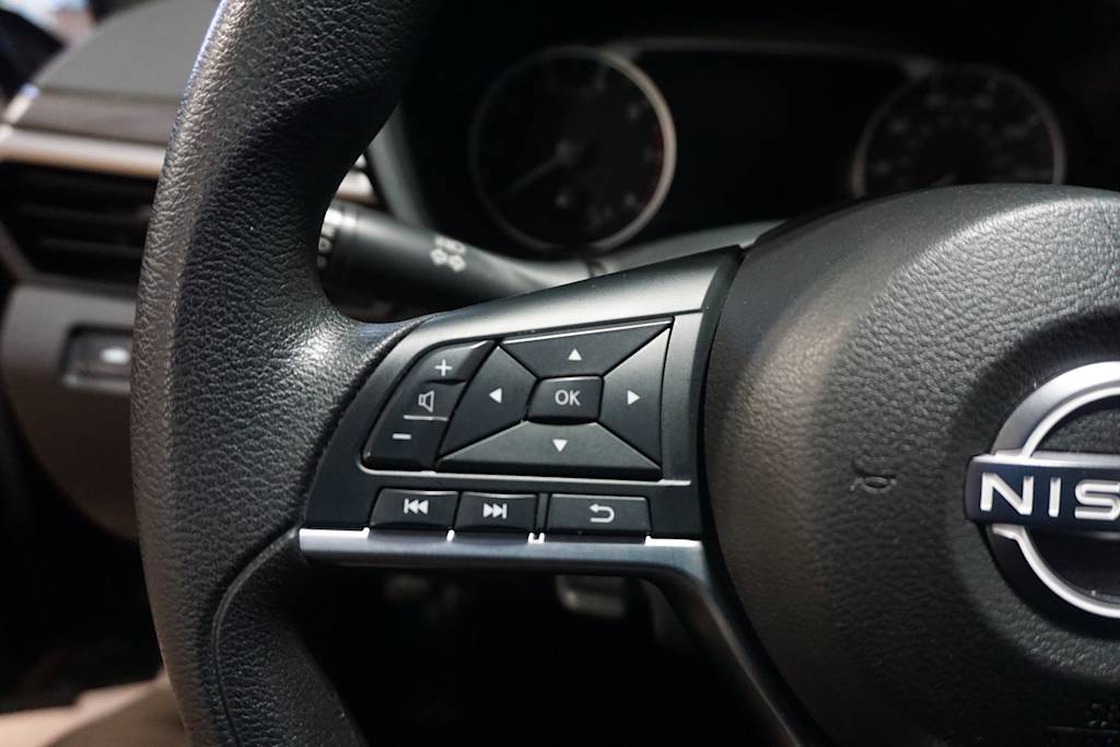 Thumbnail: 2023 Nissan Altima - 25