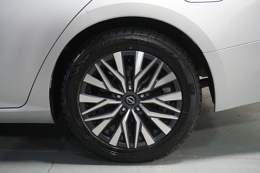 Thumbnail: 2023 Nissan Altima - 17