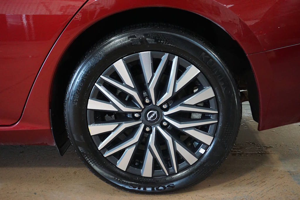 Thumbnail: 2024 Nissan Altima - 17