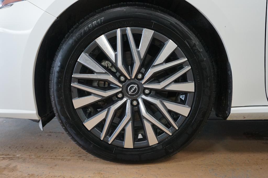 Thumbnail: 2023 Nissan Altima - 5