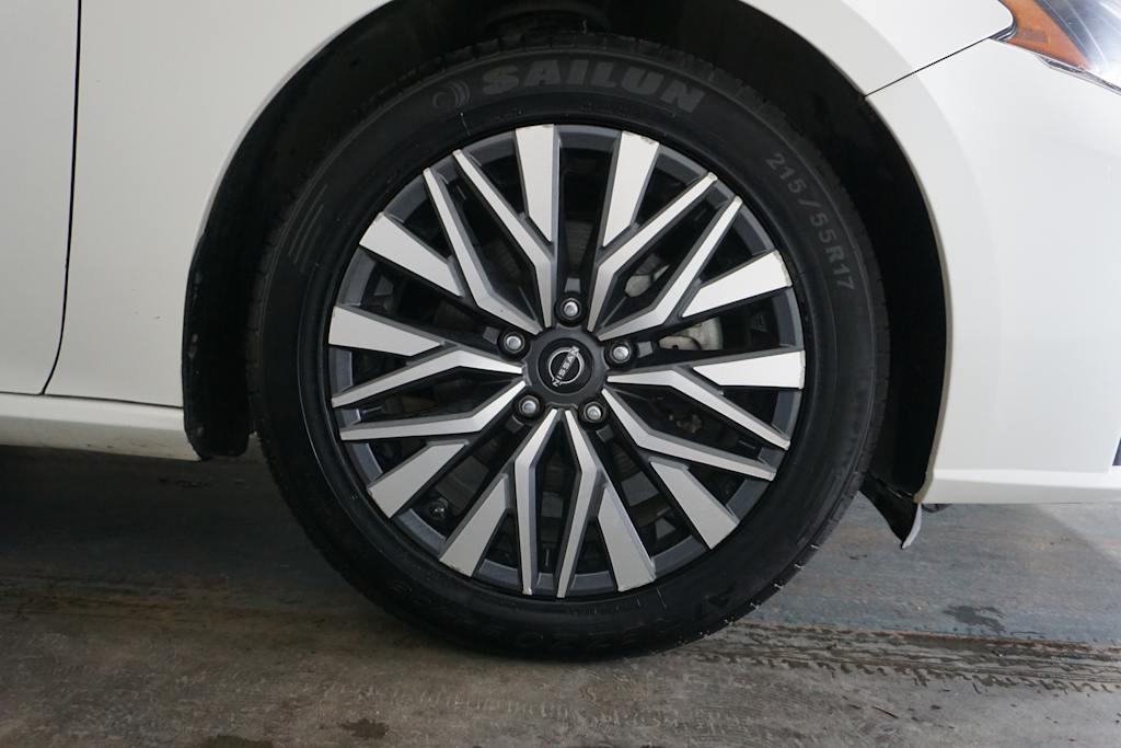 Thumbnail: 2023 Nissan Altima - 20