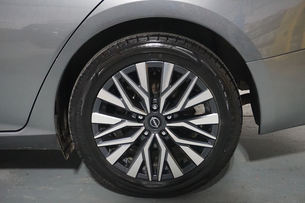 Thumbnail: 2023 Nissan Altima - 17