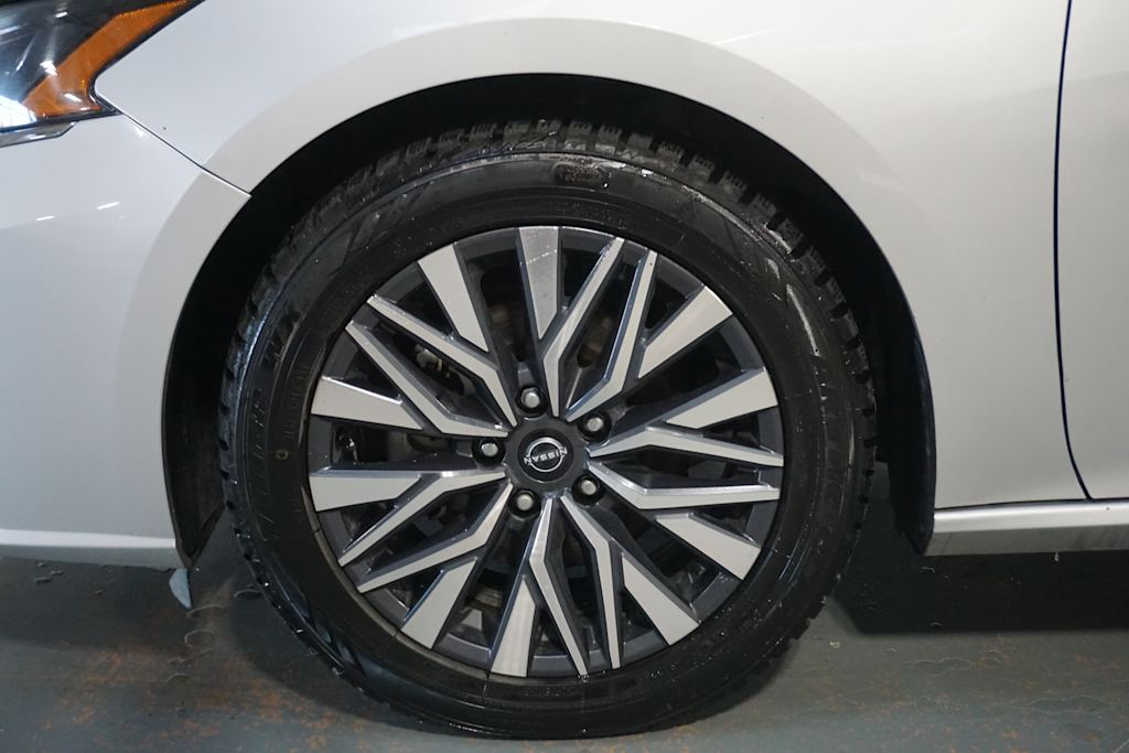 Thumbnail: 2023 Nissan Altima - 5