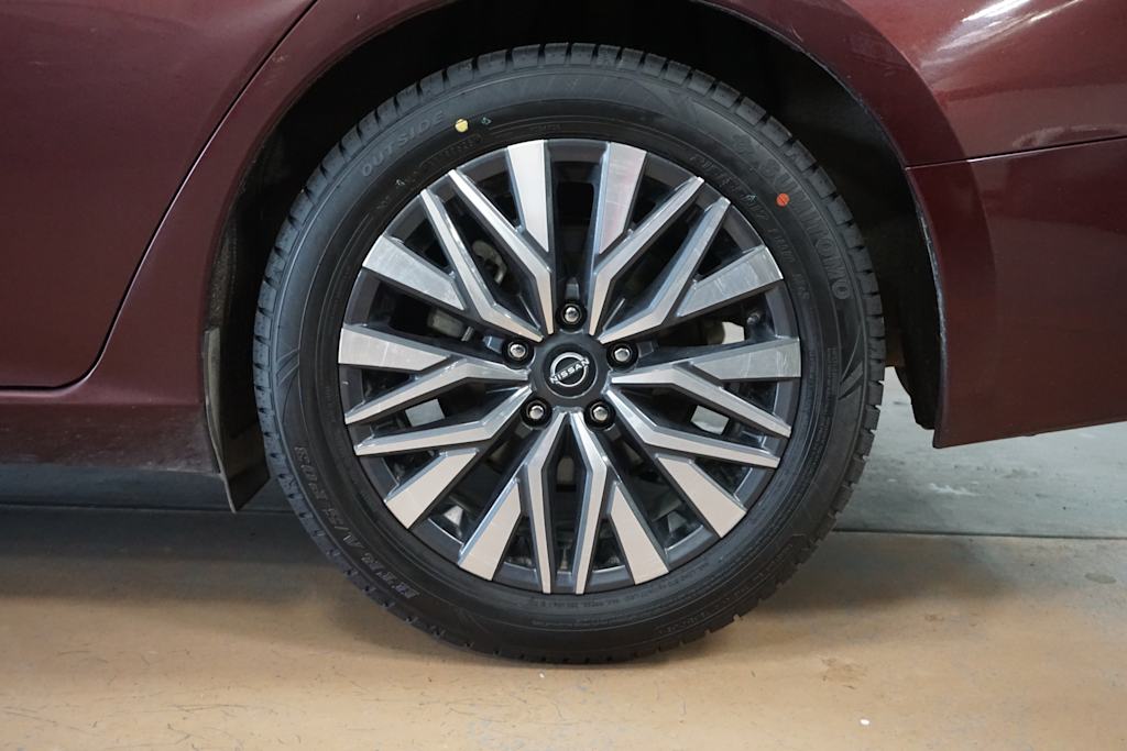 Thumbnail: 2023 Nissan Altima - 16