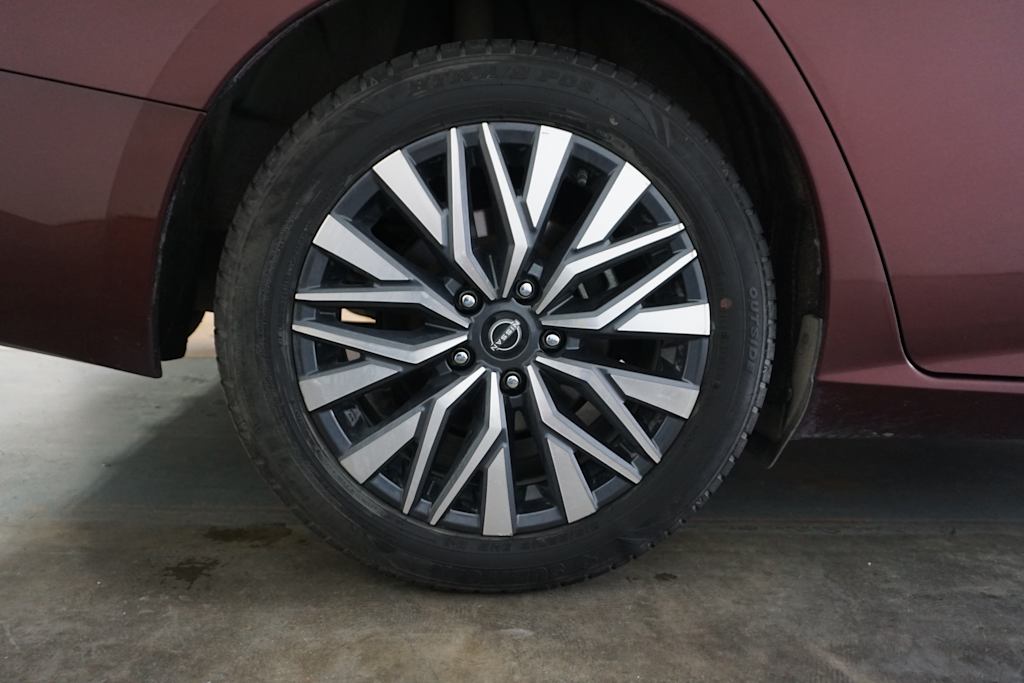 Thumbnail: 2023 Nissan Altima - 17