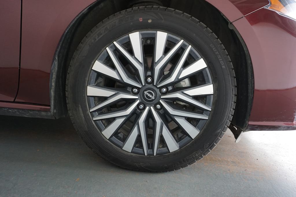 Thumbnail: 2023 Nissan Altima - 18