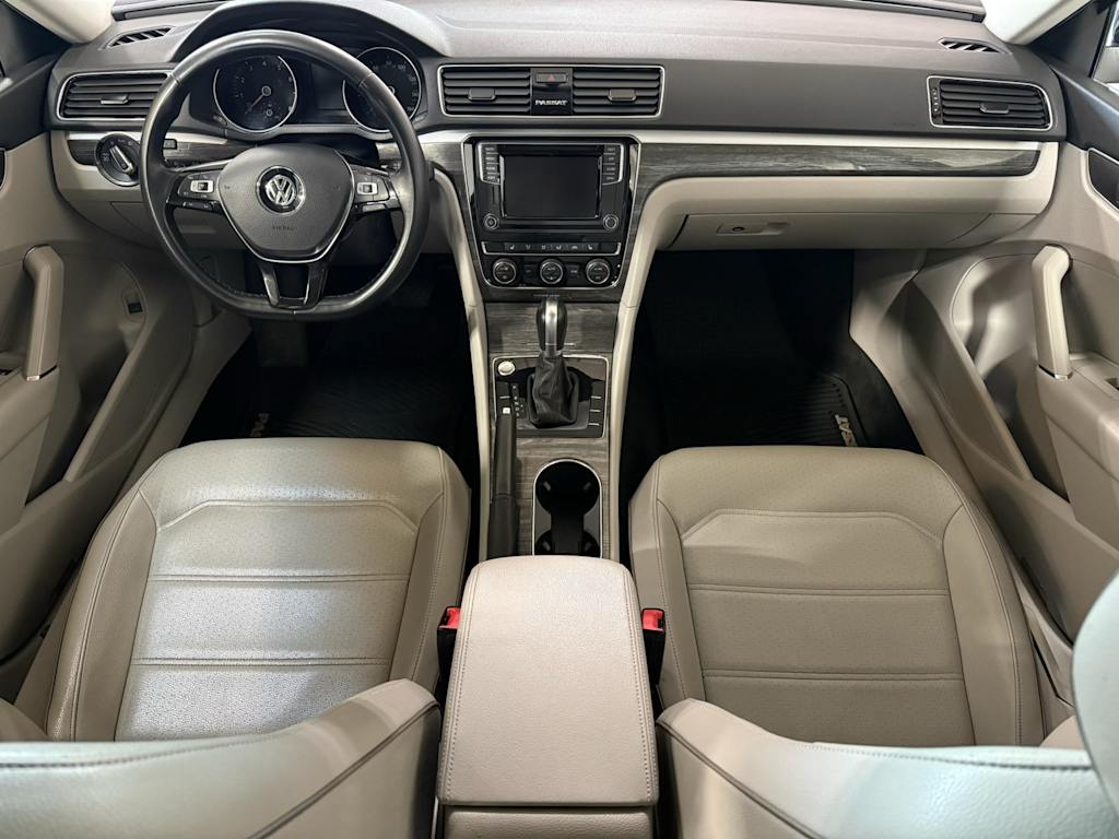 Thumbnail: 2018 Volkswagen Passat - 2