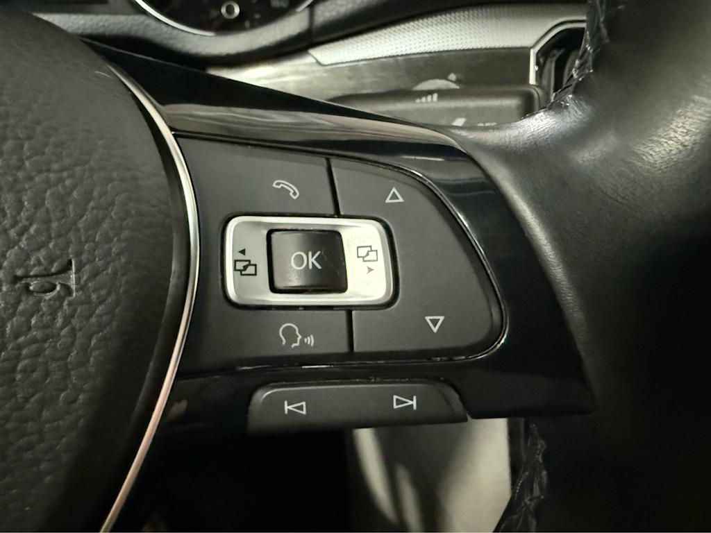 Thumbnail: 2018 Volkswagen Passat - 21