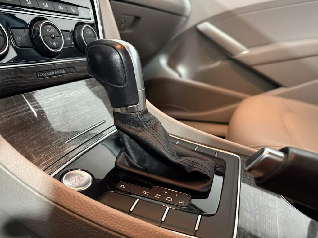 Thumbnail: 2018 Volkswagen Passat - 24