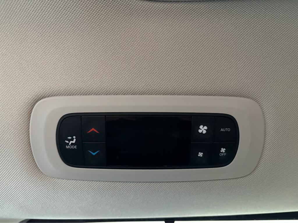 Thumbnail: 2023 Chrysler Pacifica - 22