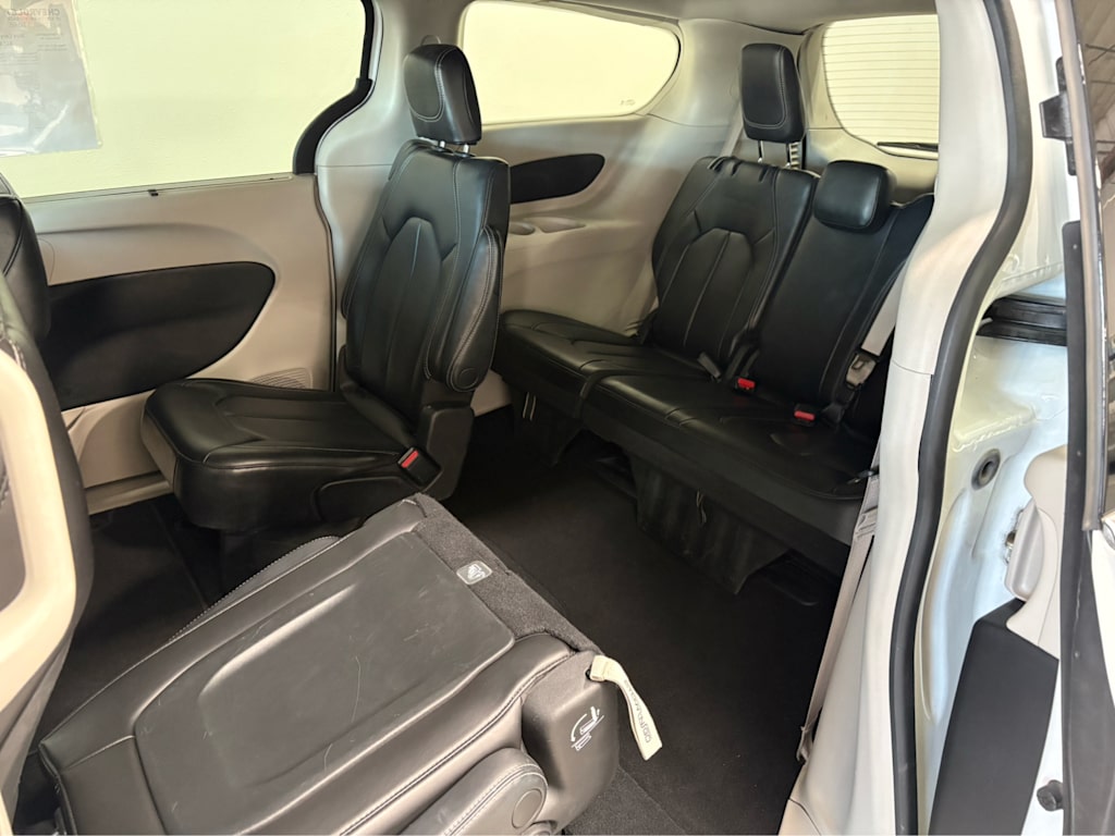 Thumbnail: 2023 Chrysler Pacifica - 20