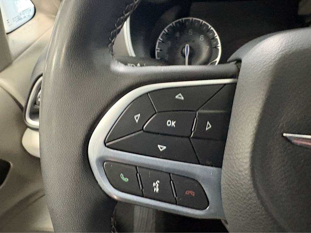 Thumbnail: 2023 Chrysler Pacifica - 23