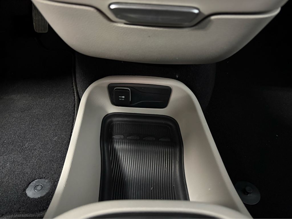 Thumbnail: 2023 Chrysler Pacifica - 27