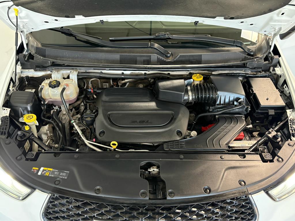 Thumbnail: 2023 Chrysler Pacifica - 6